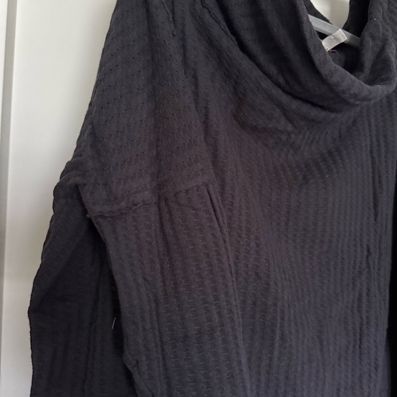 Free People Juicy Black Ribbed Knit Cowl Neck
Tunic Top size large - Picture 9 of 10